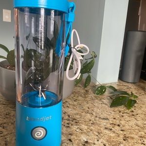 BlendJet Blender, Portable/ Chargeable Blender EUC